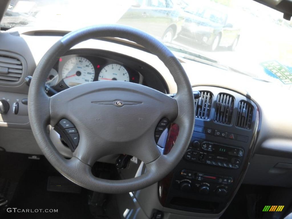 2002 Town & Country eL - Inferno Red Tinted Pearlcoat / Taupe photo #13