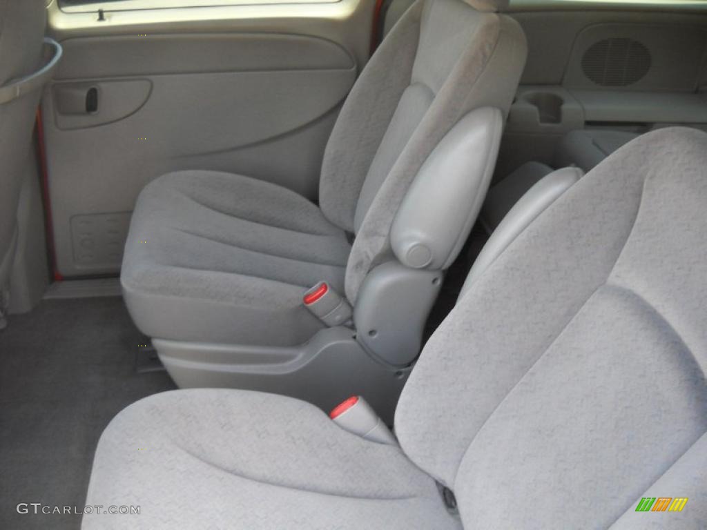 2002 Town & Country eL - Inferno Red Tinted Pearlcoat / Taupe photo #14