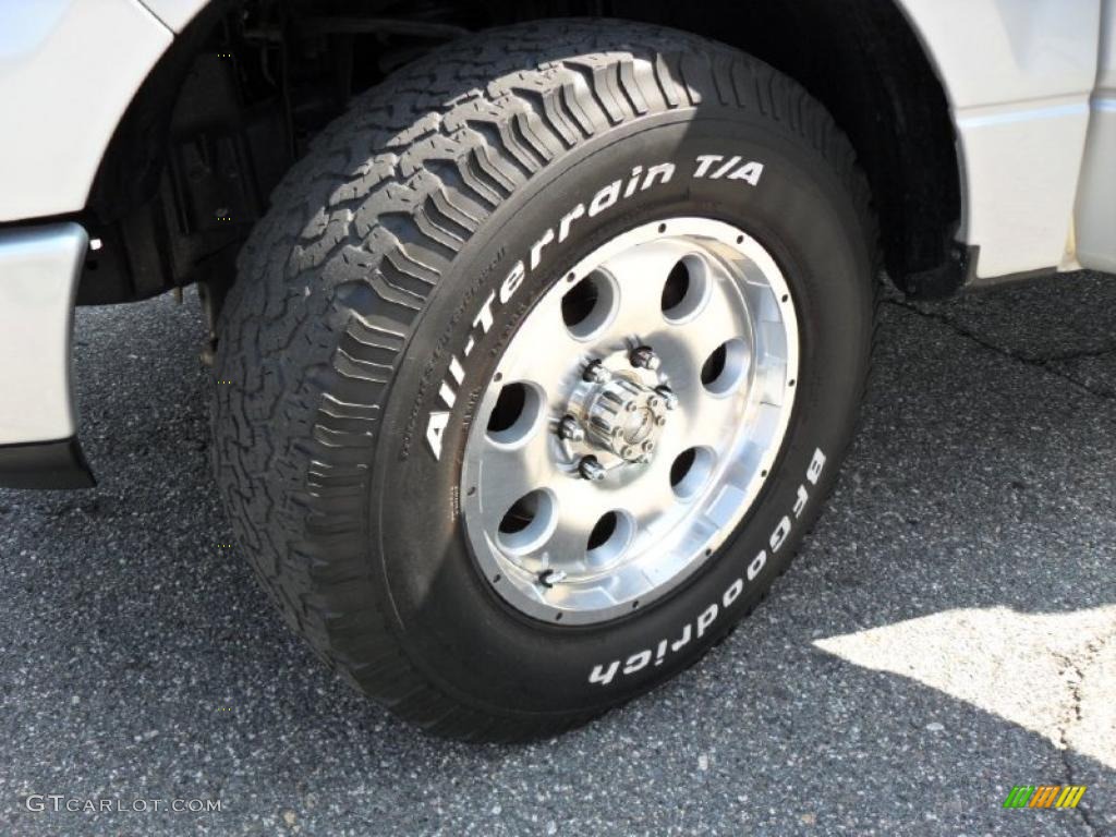 2005 F150 STX Regular Cab 4x4 - Silver Metallic / Medium Flint Grey photo #24