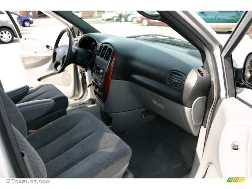 2005 Town & Country LX - Bright Silver Metallic / Medium Slate Gray photo #18