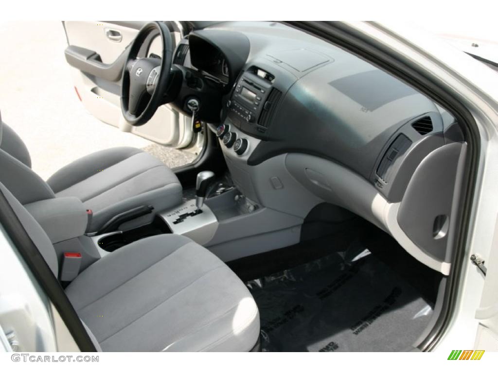 2008 Elantra SE Sedan - QuickSilver Metallic / Gray photo #18