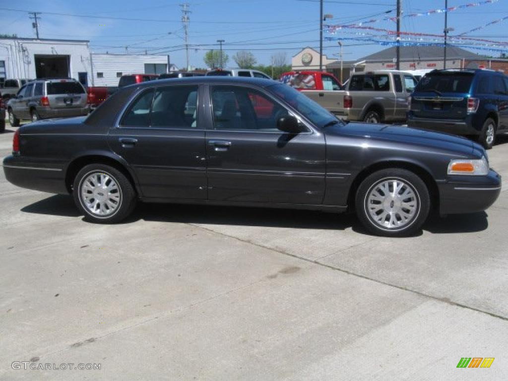 2004 Crown Victoria LX - Midnight Grey Metallic / Light Flint photo #4