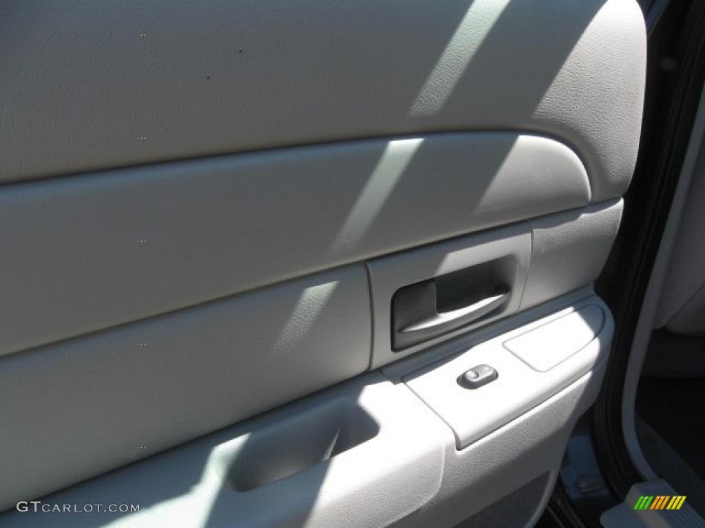 2004 Crown Victoria LX - Midnight Grey Metallic / Light Flint photo #14