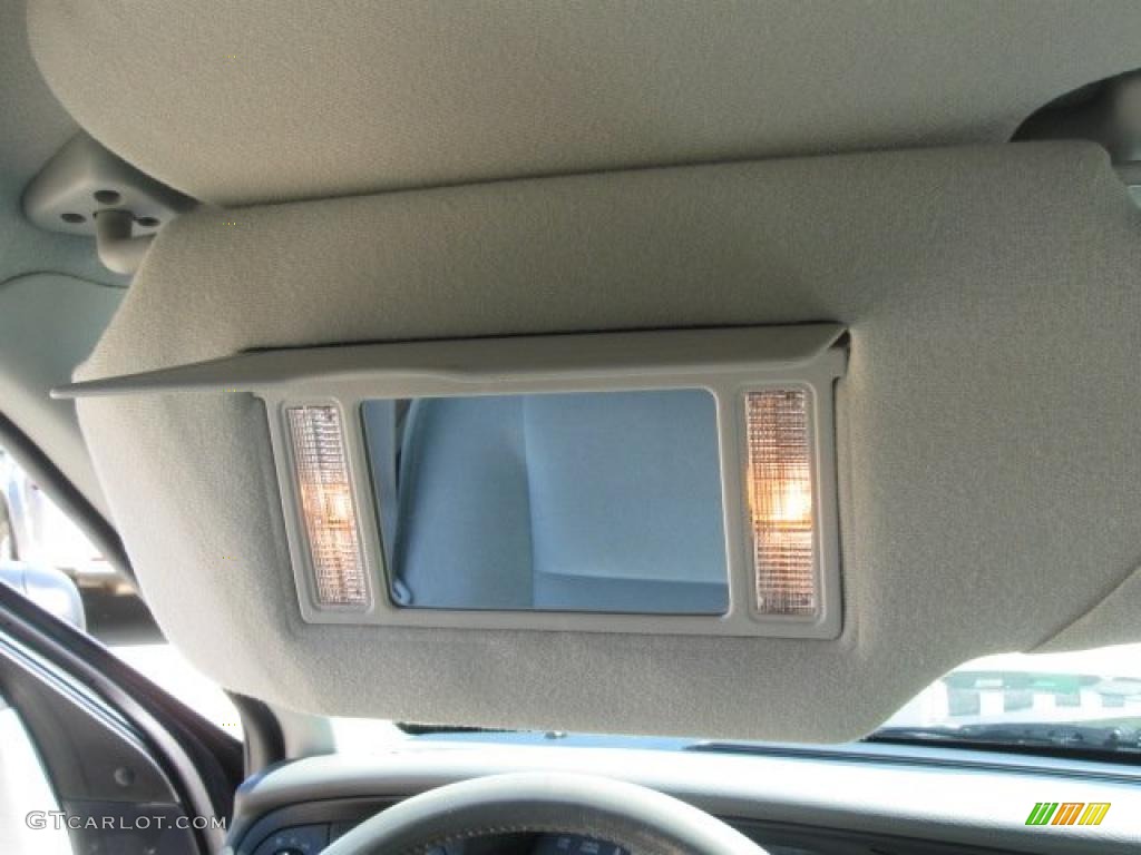 2004 Crown Victoria LX - Midnight Grey Metallic / Light Flint photo #25