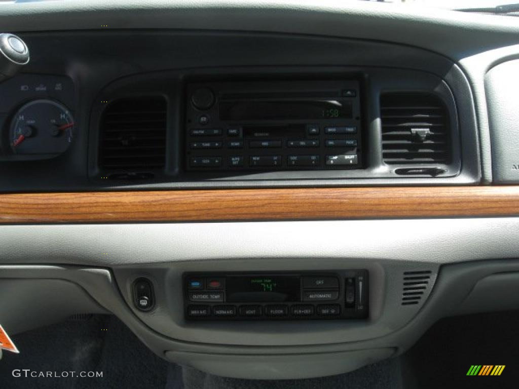 2004 Crown Victoria LX - Midnight Grey Metallic / Light Flint photo #26