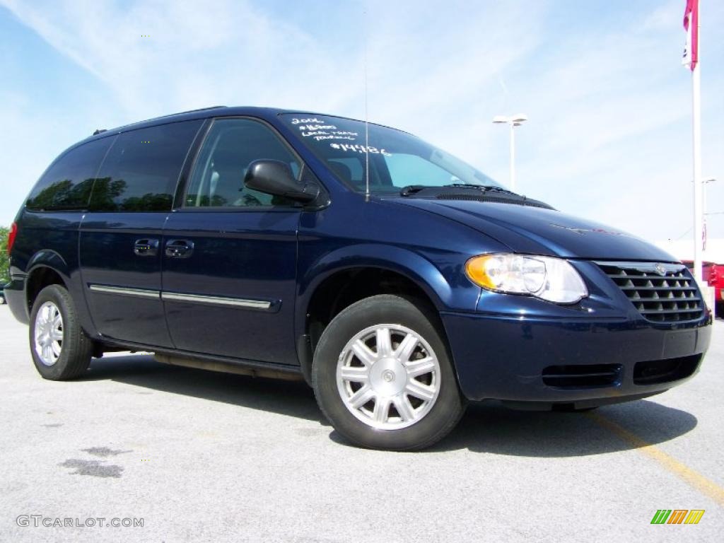 2006 Town & Country Touring - Midnight Blue Pearl / Medium Slate Gray photo #1