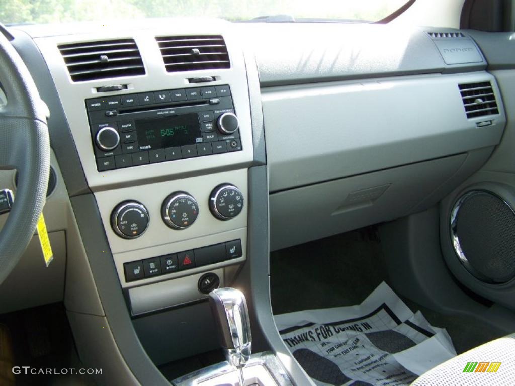 2008 Avenger SXT - Bright Silver Metallic / Dark Slate Gray/Light Slate Gray photo #20