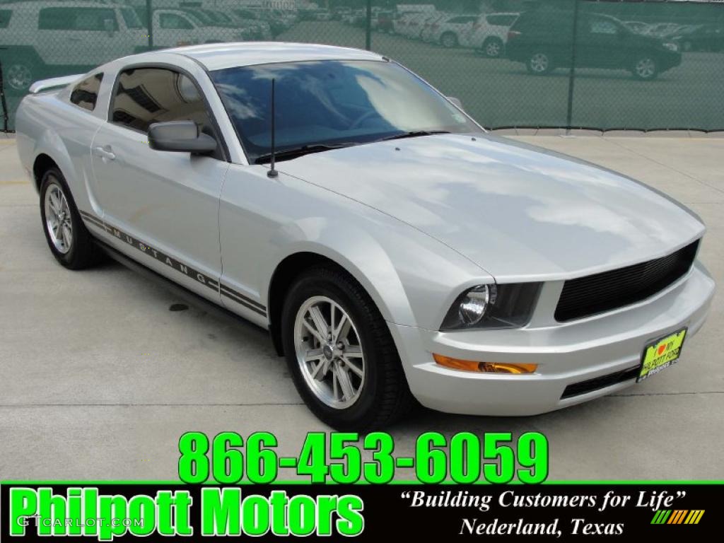 2005 Mustang V6 Premium Coupe - Satin Silver Metallic / Light Graphite photo #1