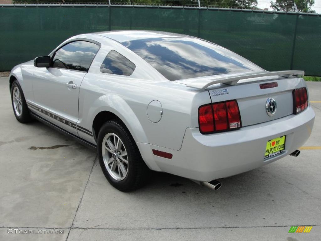 2005 Mustang V6 Premium Coupe - Satin Silver Metallic / Light Graphite photo #5