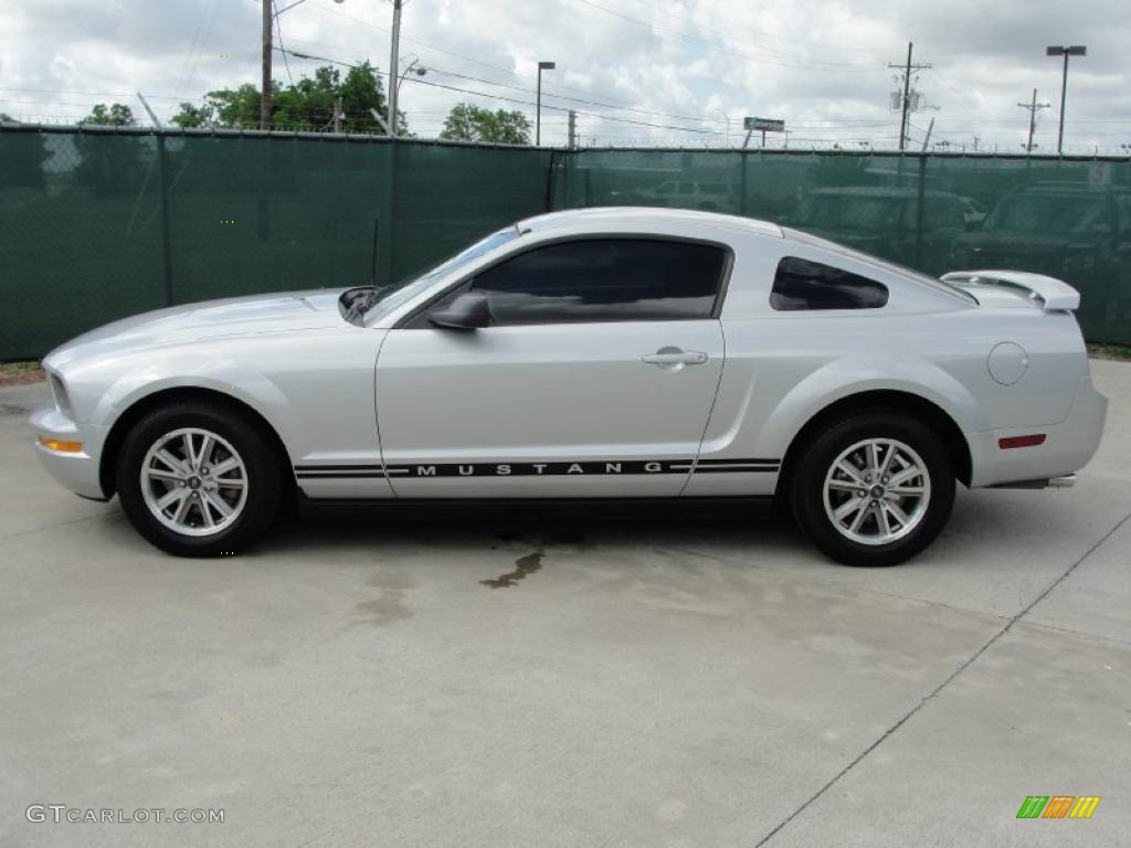 2005 Mustang V6 Premium Coupe - Satin Silver Metallic / Light Graphite photo #6
