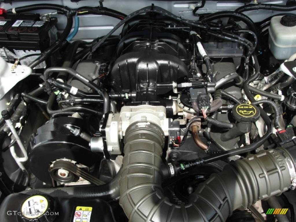 2005 Mustang V6 Premium Coupe - Satin Silver Metallic / Light Graphite photo #26