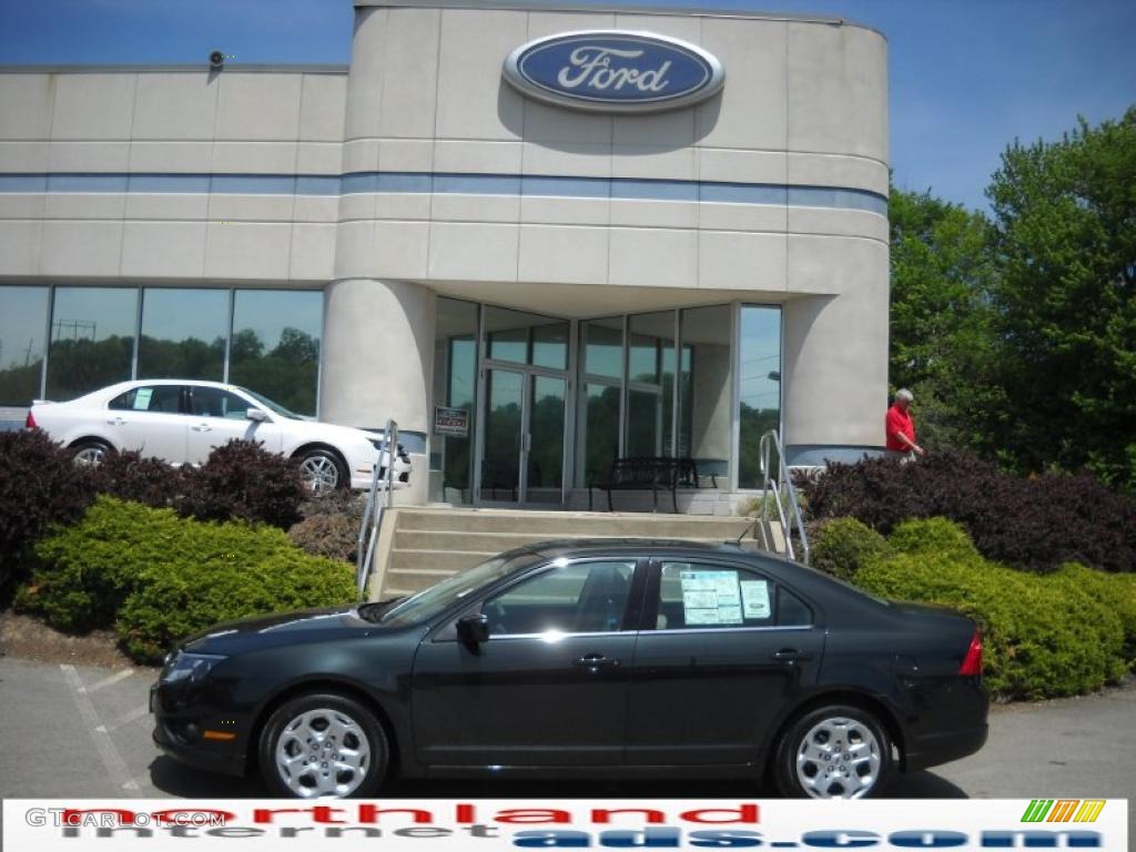 2010 Fusion SE - Atlantis Green Metallic / Camel photo #1