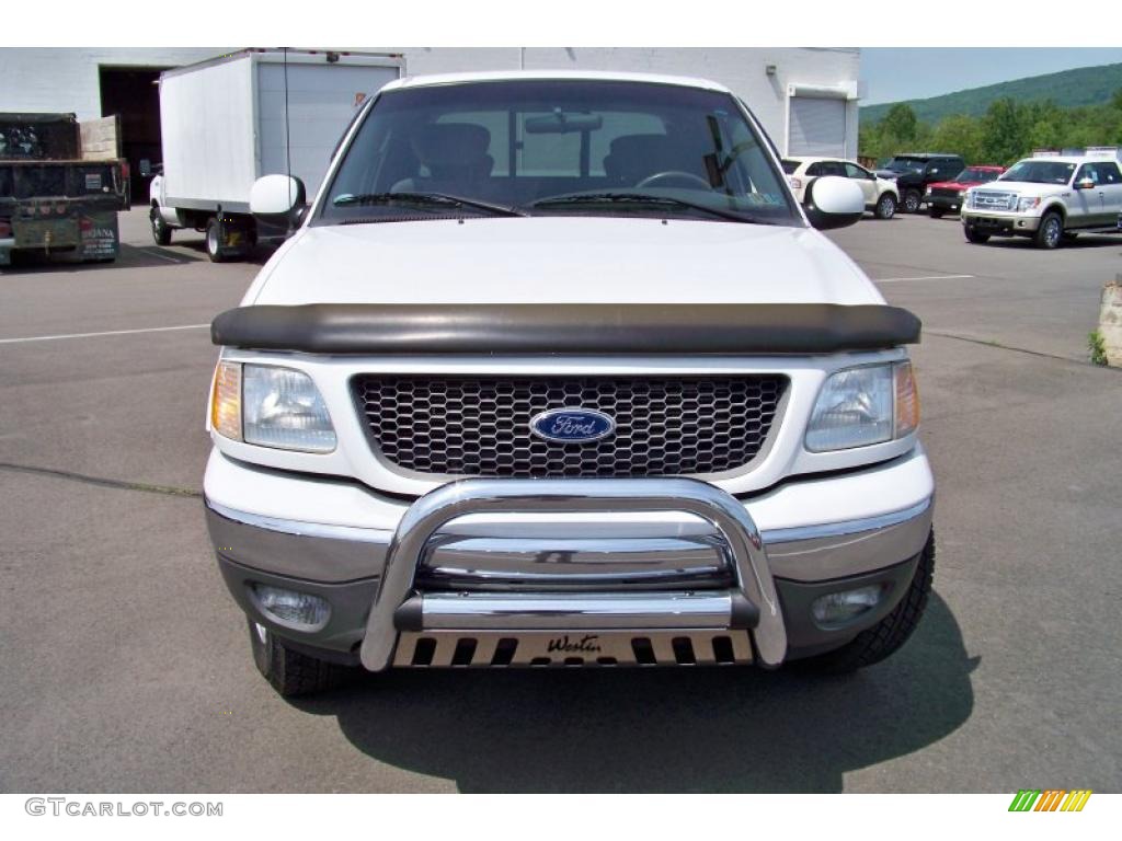2002 F150 XLT SuperCrew 4x4 - Oxford White / Dark Graphite photo #2