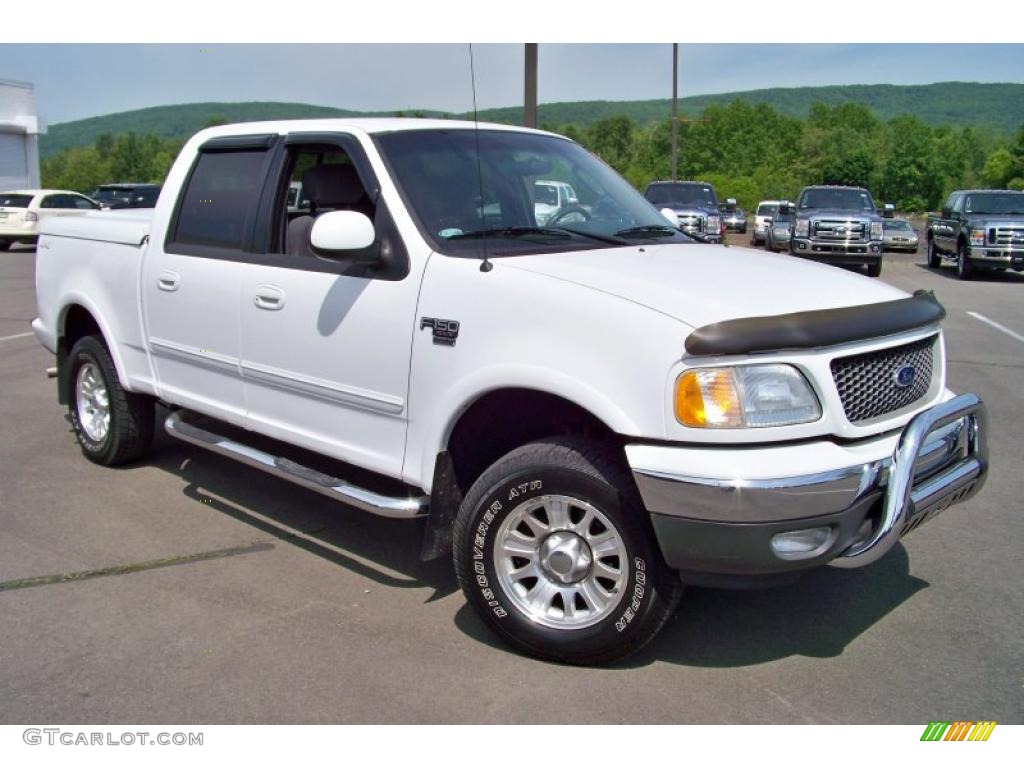 2002 F150 XLT SuperCrew 4x4 - Oxford White / Dark Graphite photo #3