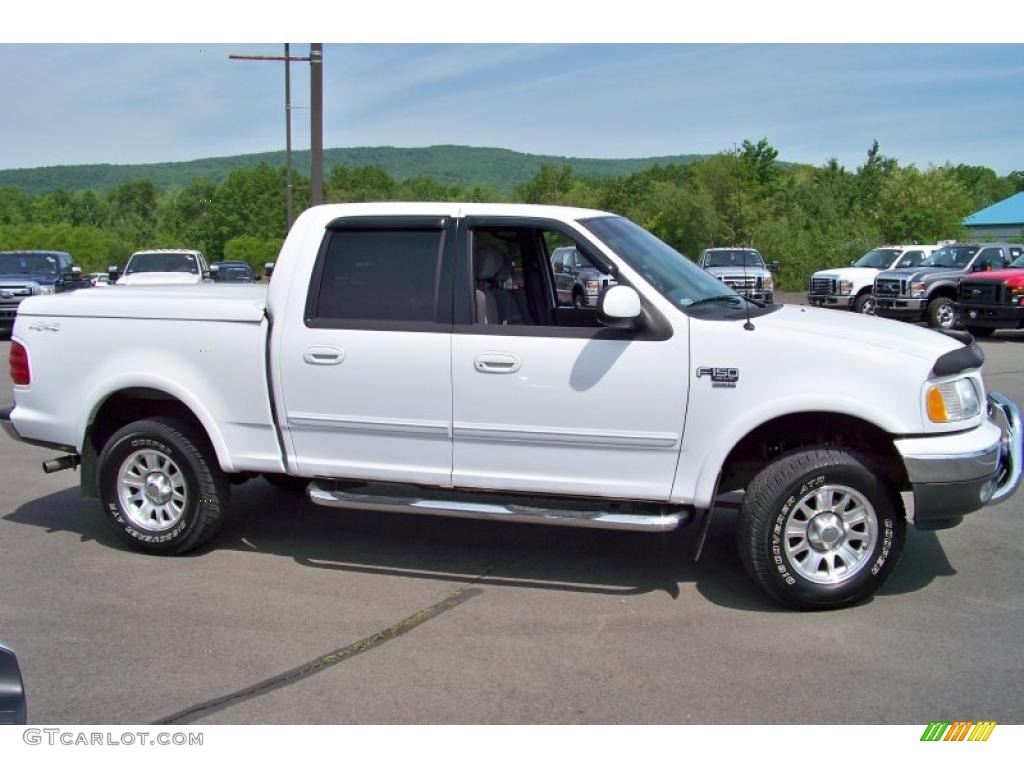 2002 F150 XLT SuperCrew 4x4 - Oxford White / Dark Graphite photo #4
