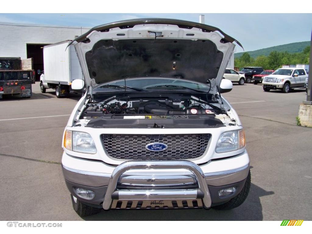 2002 F150 XLT SuperCrew 4x4 - Oxford White / Dark Graphite photo #22