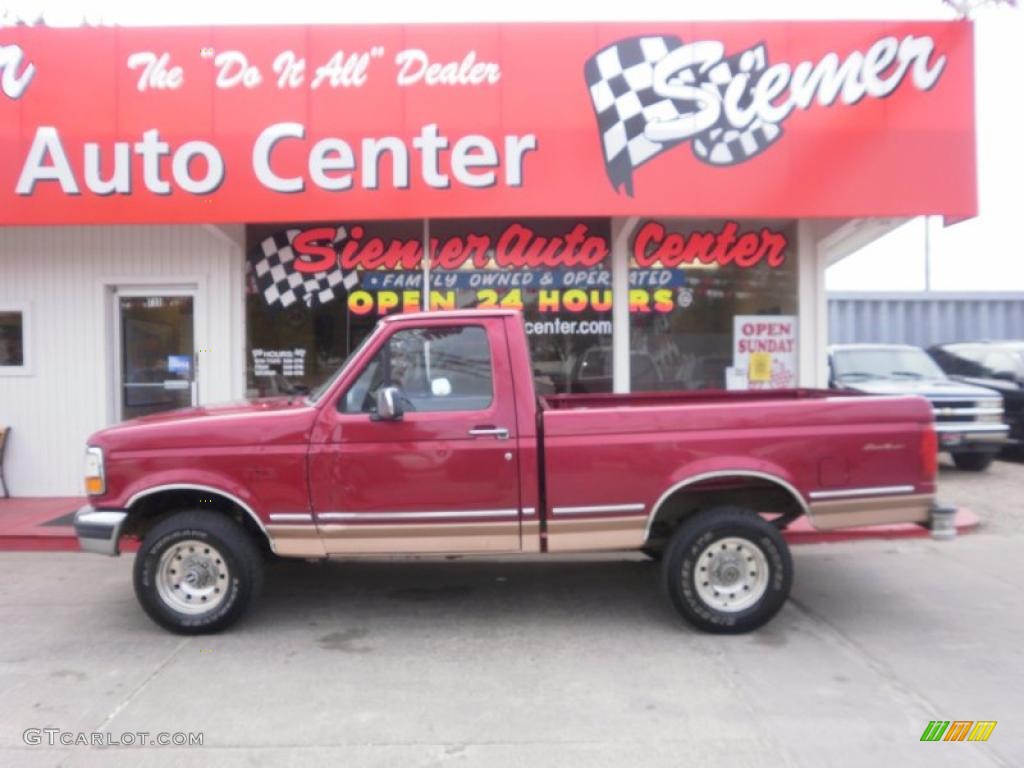 1995 F150 XL Regular Cab 4x4 - Electric Currant Red Pearl / Beige photo #1