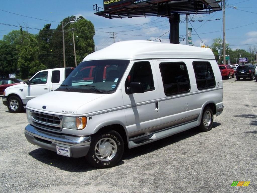 2002 E Series Van E150 Passenger Conversion - Oxford White / Medium Parchment photo #1