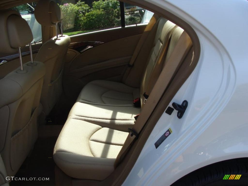 2007 E 350 4Matic Sedan - Arctic White / Cashmere photo #16