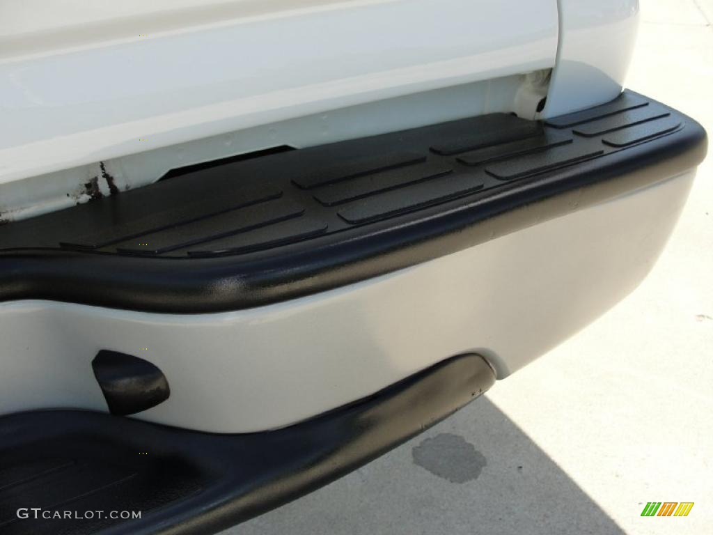 2005 Silverado 1500 Regular Cab - Summit White / Dark Charcoal photo #20