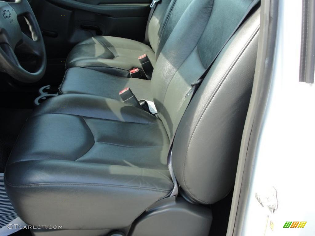 2005 Silverado 1500 Regular Cab - Summit White / Dark Charcoal photo #29