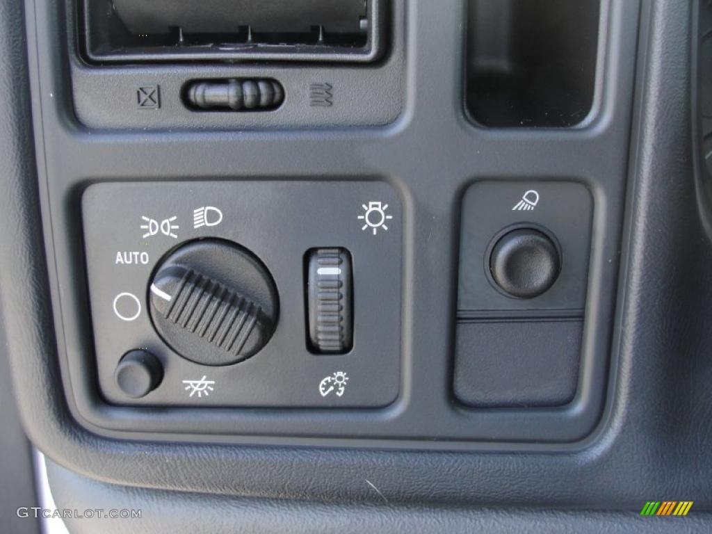 2005 Silverado 1500 Regular Cab - Summit White / Dark Charcoal photo #36