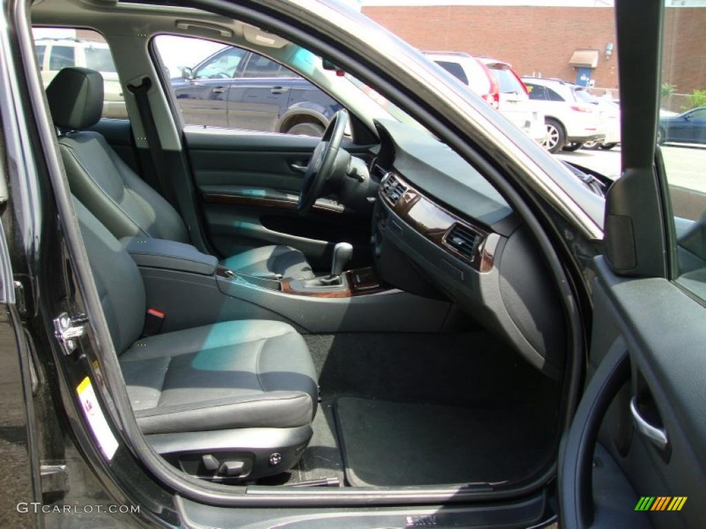 2006 3 Series 330xi Sedan - Jet Black / Black photo #21