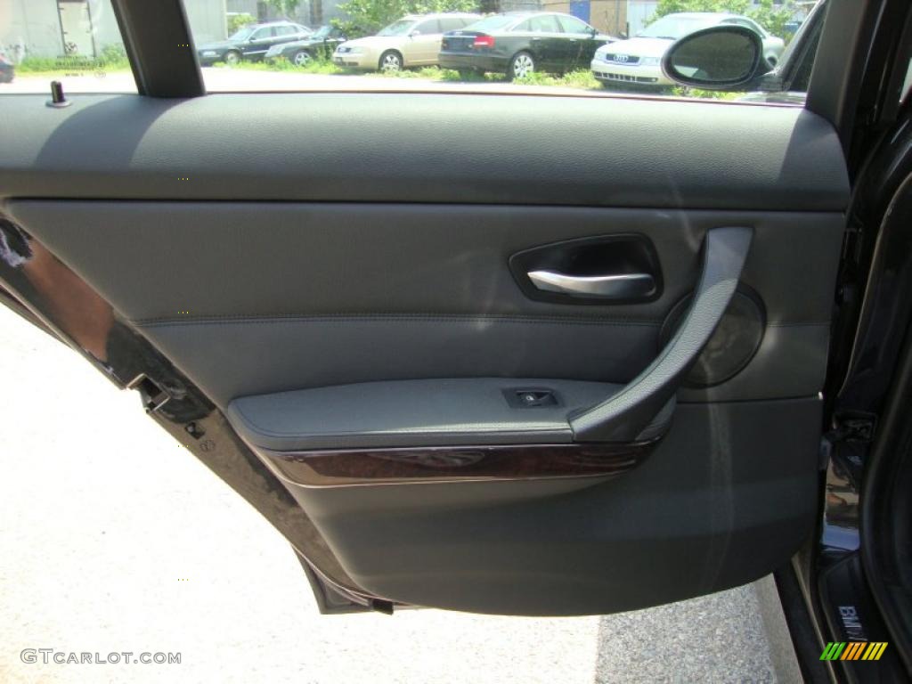 2006 3 Series 330xi Sedan - Jet Black / Black photo #27