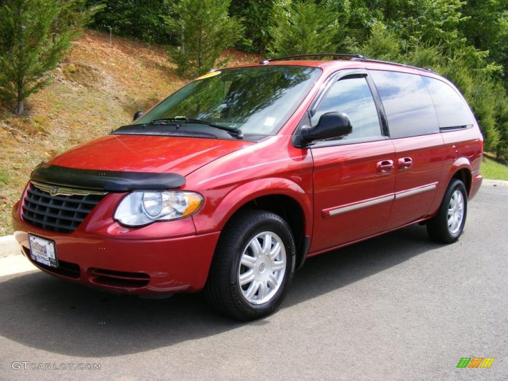 2007 Town & Country Touring - Inferno Red Crystal Pearl / Medium Slate Gray photo #1
