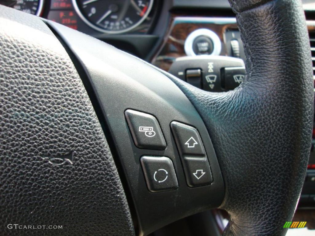 2006 3 Series 330xi Sedan - Jet Black / Black photo #46