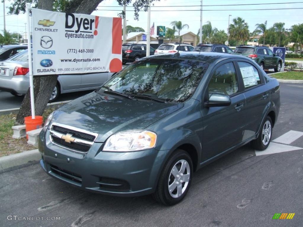 2010 Aveo LT Sedan - Wintergreen / Neutral photo #1