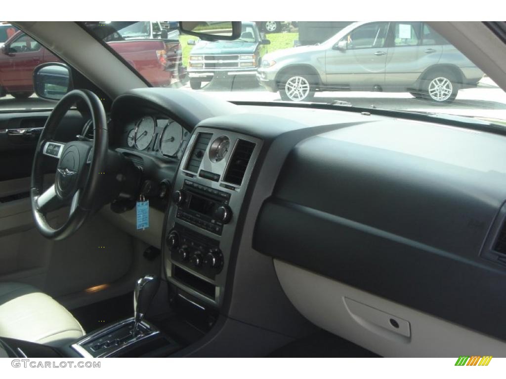 2007 300 Limited - Brilliant Black / Dark Slate Gray/Light Graystone photo #41