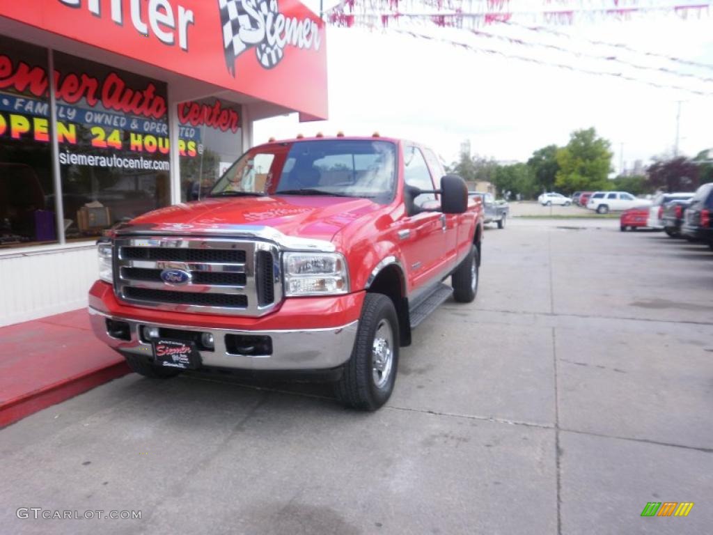 2005 F350 Super Duty Lariat SuperCab 4x4 - Red / Tan photo #4