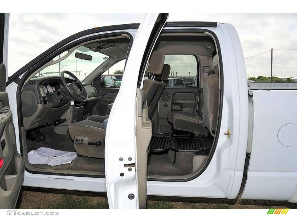2005 Ram 3500 SLT Quad Cab 4x4 Dually - Bright White / Taupe photo #17