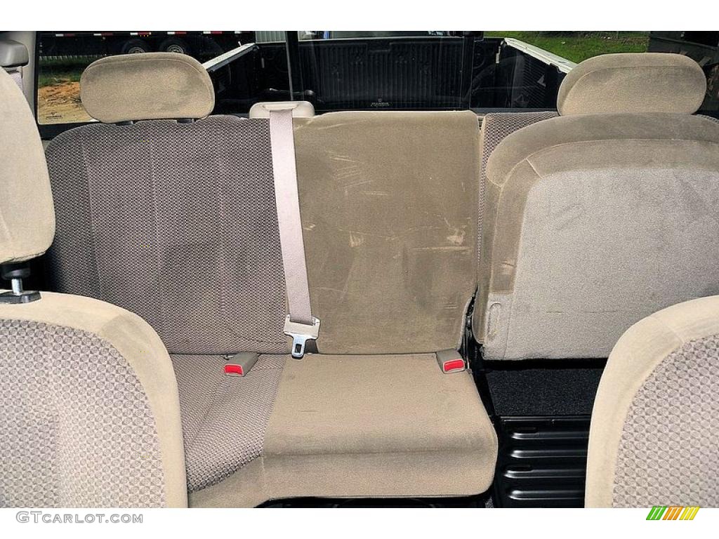 2005 Ram 3500 SLT Quad Cab 4x4 Dually - Bright White / Taupe photo #29