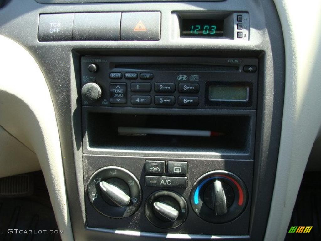 2002 Elantra GLS Sedan - Nordic White / Gray photo #13