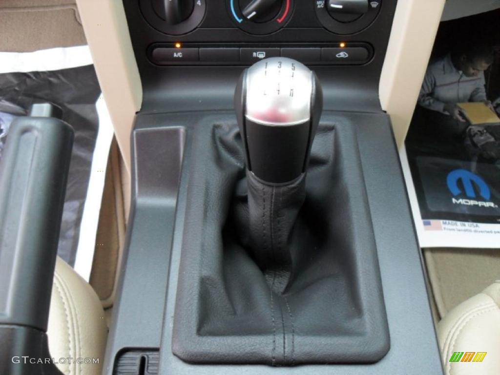 2008 Mustang GT Premium Coupe - Black / Medium Parchment photo #11