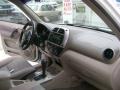 Natural White - RAV4 4WD Photo No. 22