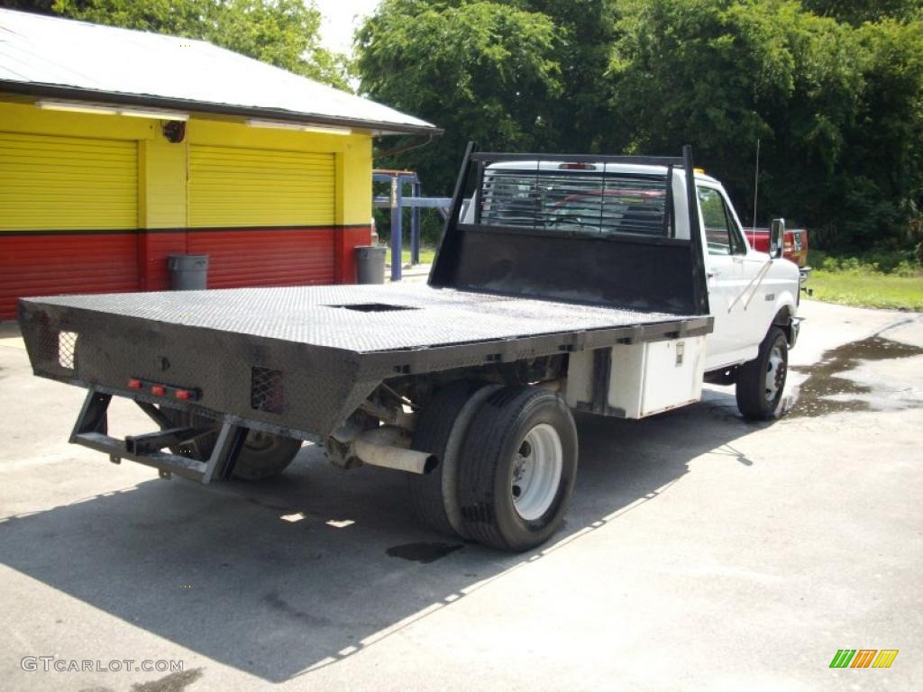 1997 F350 XL Regular Cab Dually Chassis Flat Bed - Oxford White / Opal Grey photo #3