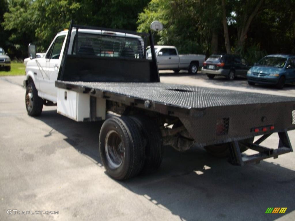 1997 F350 XL Regular Cab Dually Chassis Flat Bed - Oxford White / Opal Grey photo #5