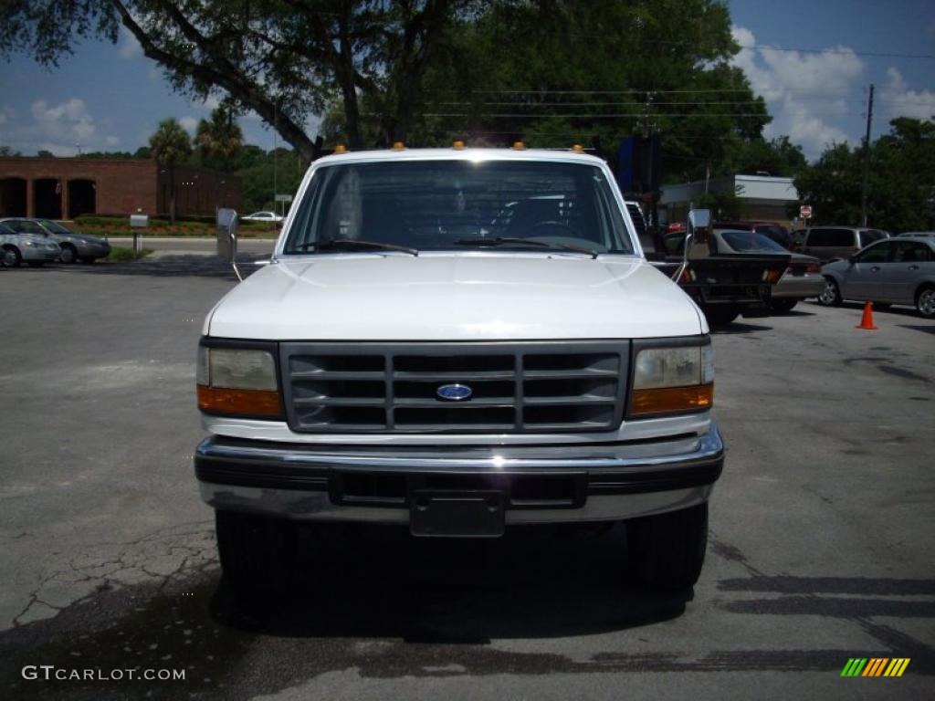 1997 F350 XL Regular Cab Dually Chassis Flat Bed - Oxford White / Opal Grey photo #8