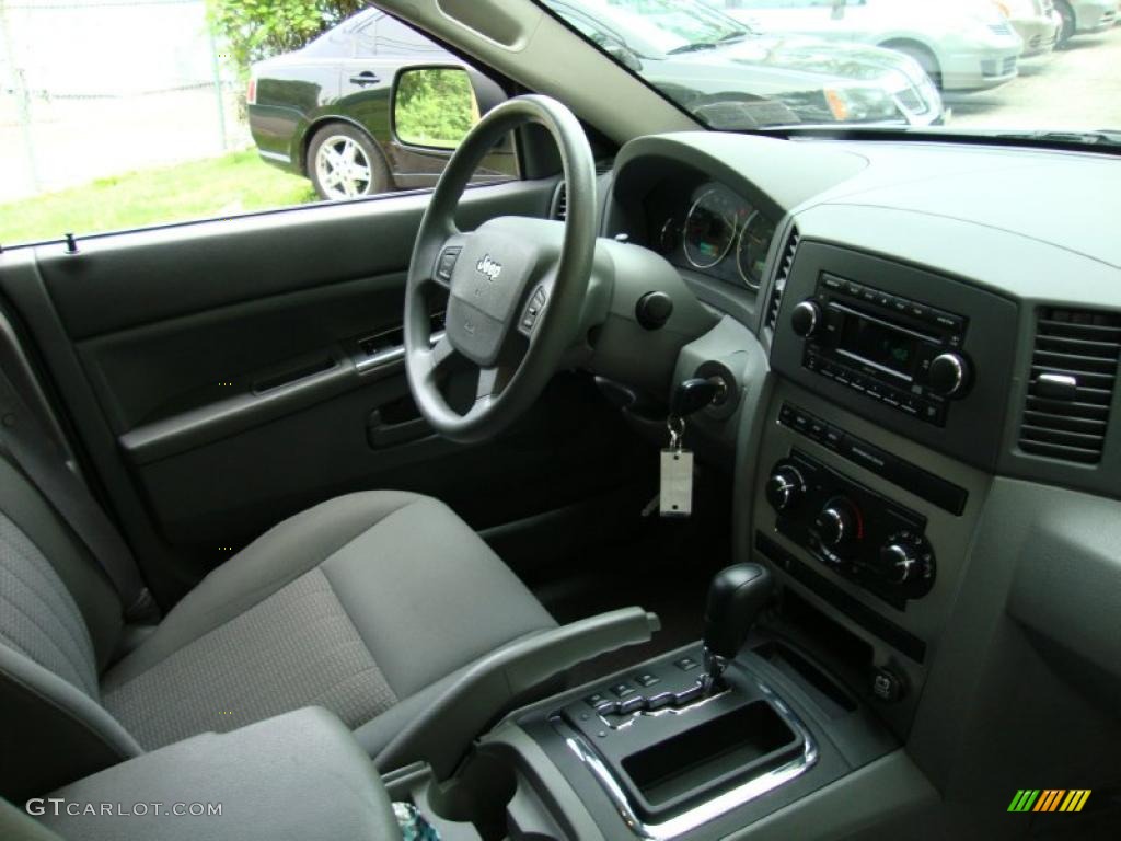 2007 Grand Cherokee Laredo 4x4 - Bright Silver Metallic / Medium Slate Gray photo #16