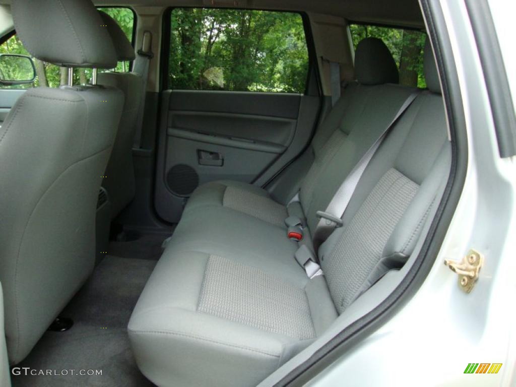 2007 Grand Cherokee Laredo 4x4 - Bright Silver Metallic / Medium Slate Gray photo #19