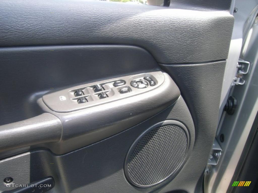 2005 Ram 1500 SLT Quad Cab 4x4 - Bright Silver Metallic / Dark Slate Gray photo #17