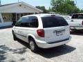 2006 Stone White Chrysler Town & Country   photo #7