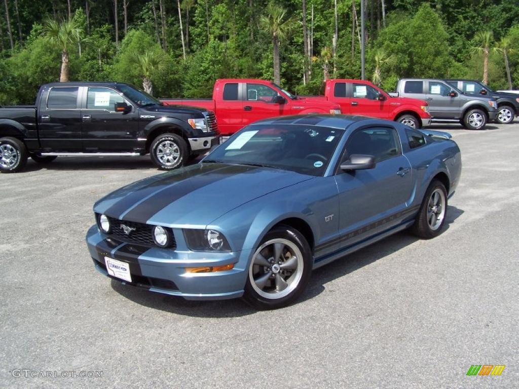 2005 Mustang GT Deluxe Coupe - Windveil Blue Metallic / Dark Charcoal photo #1