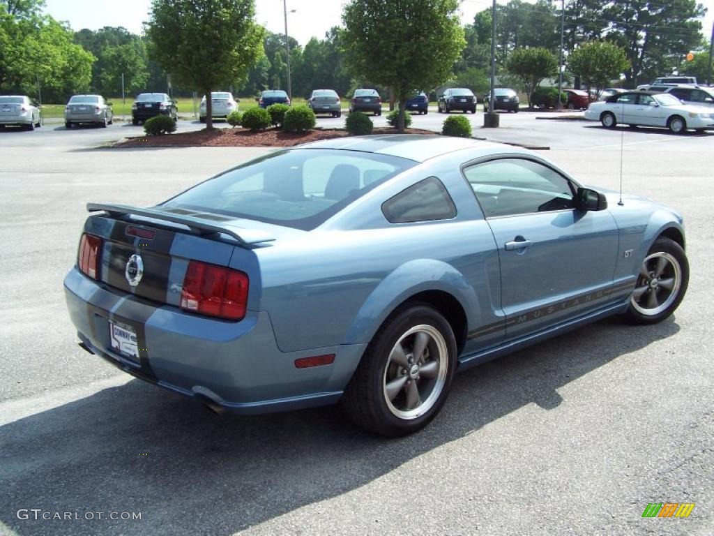 2005 Mustang GT Deluxe Coupe - Windveil Blue Metallic / Dark Charcoal photo #5