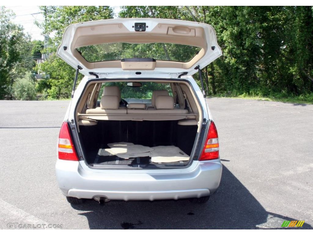 2005 Forester 2.5 XS L.L.Bean Edition - Aspen White / Beige photo #7