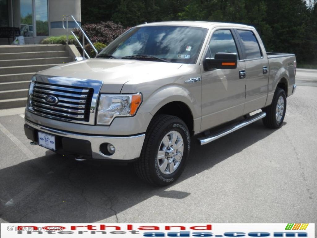 2010 F150 XLT SuperCrew 4x4 - Pueblo Gold Metallic / Medium Stone photo #2