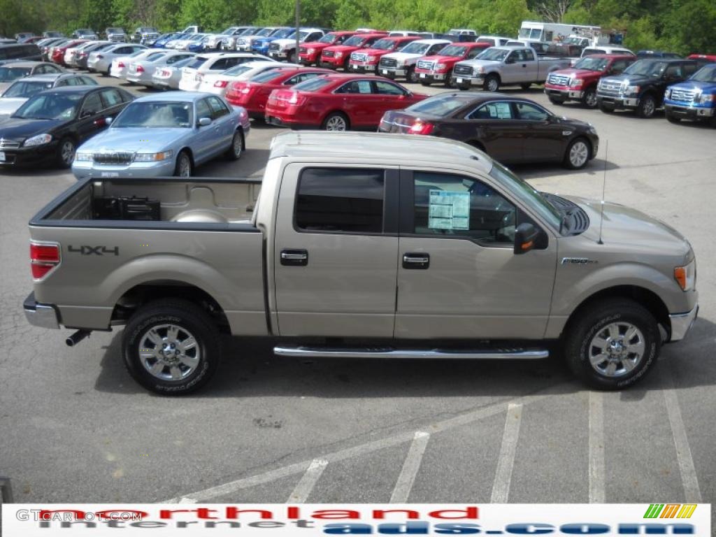 2010 F150 XLT SuperCrew 4x4 - Pueblo Gold Metallic / Medium Stone photo #5